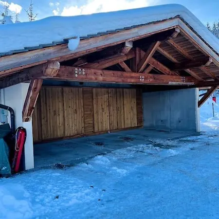 Dans De Luxe Megève