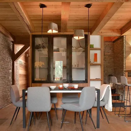 Holiday home Dans De Luxe *